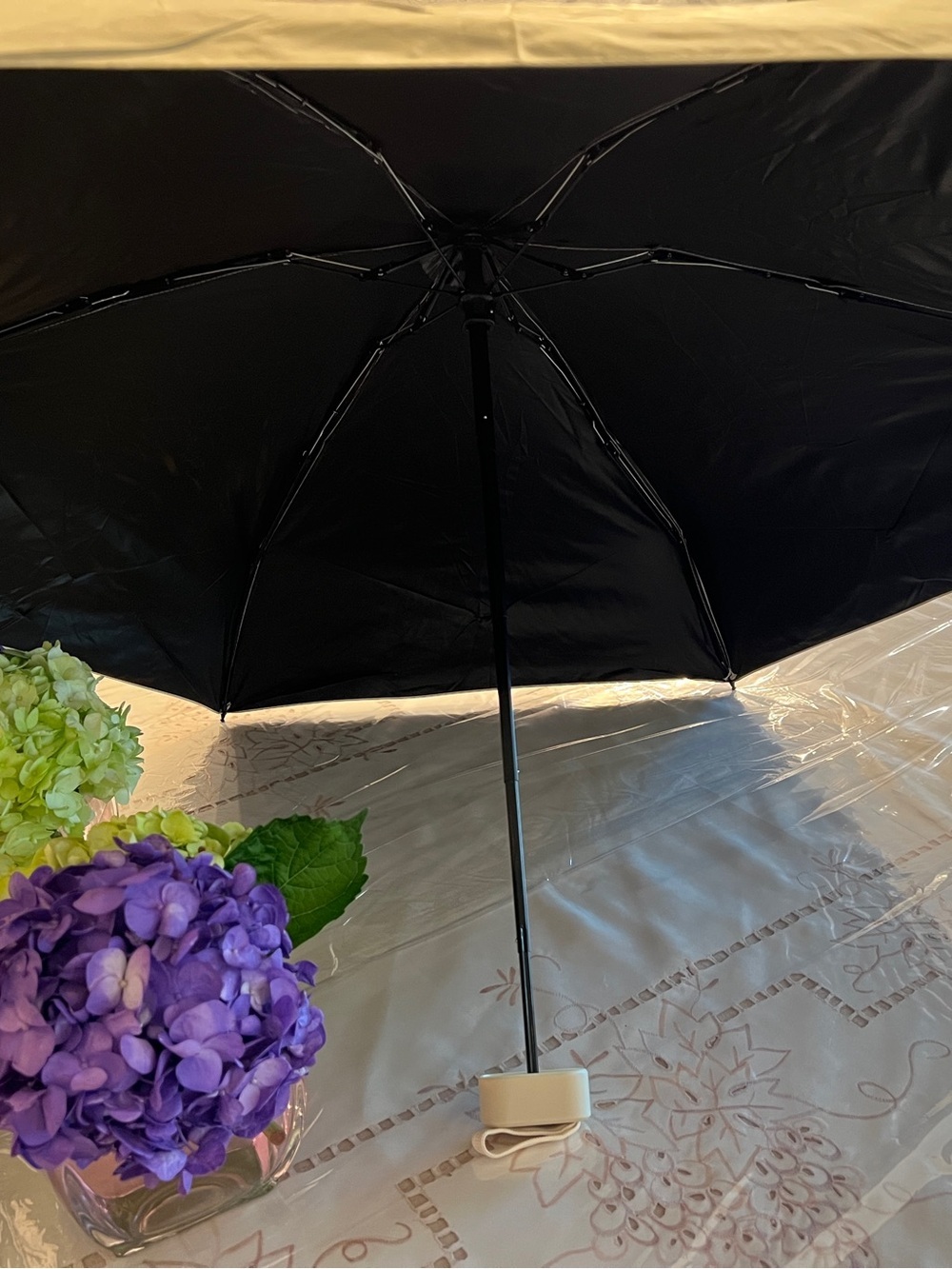 Compact Cream Umbrella with Carry Case - Picture 4 of 5